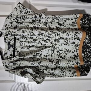 Simply Vera Vera Wang Black and White Floral Blouse